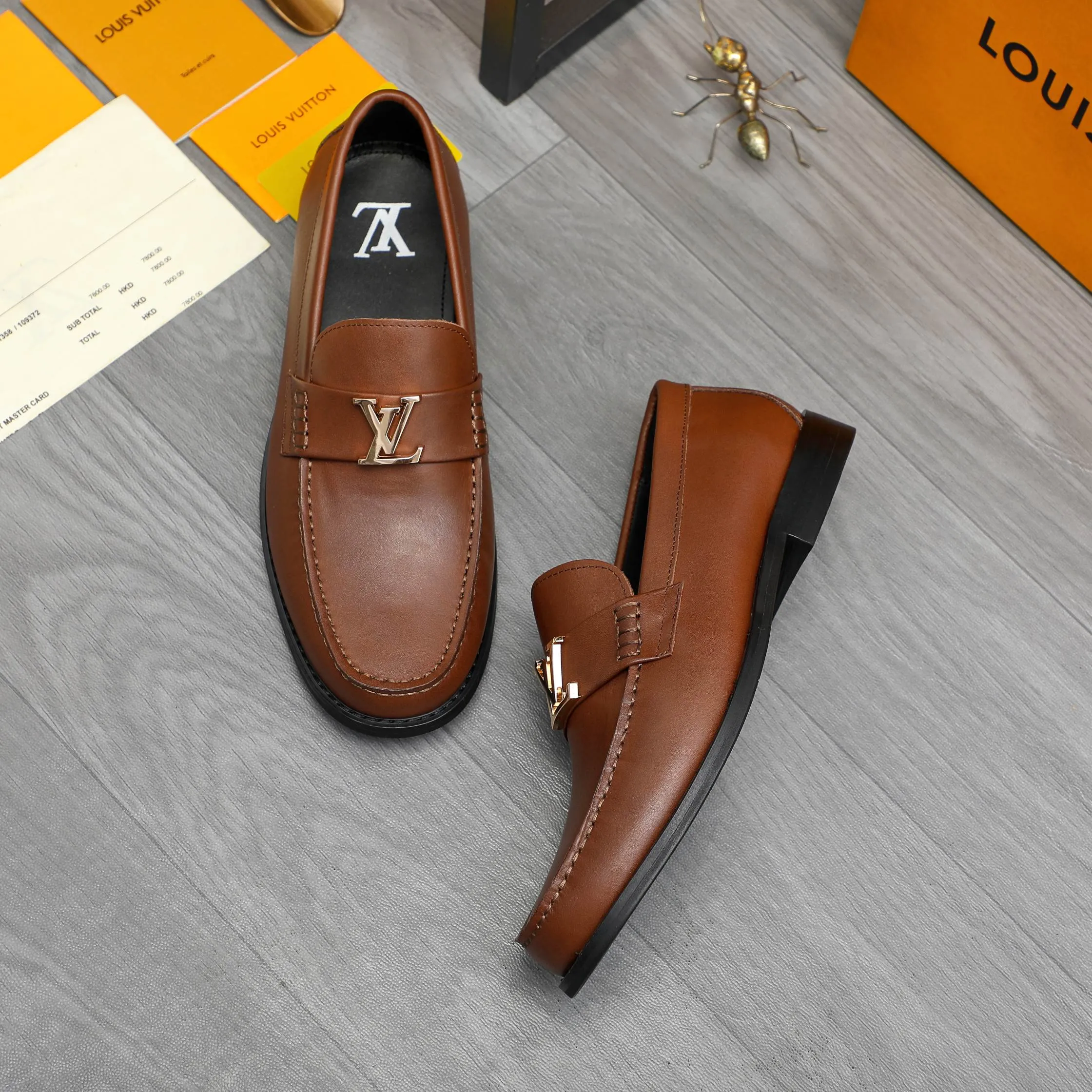 Men's shoes 💰p460 Product trademark: LV (Louis Vuitton) business slip-on leather shoes Regular size: 38-45 (45 is custom-made and non-returnable) Product materials: Selected high-quality cowhide upper, cowhide lining, original rubber outsole